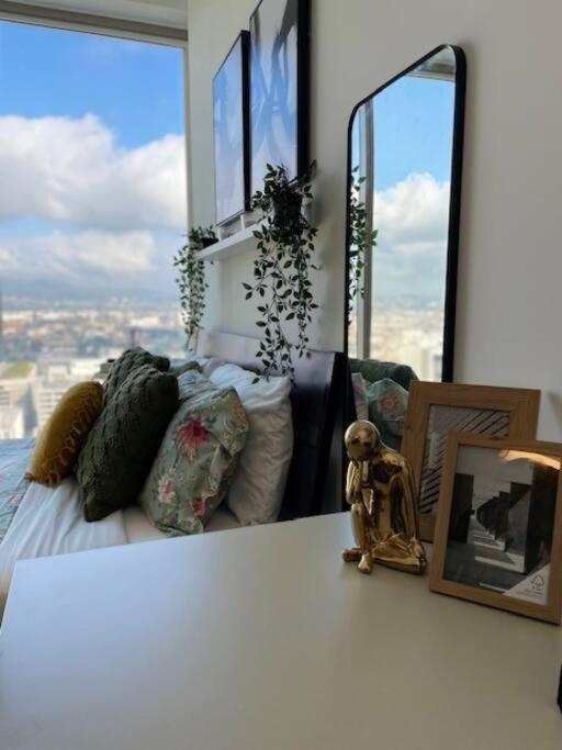 Mid High Rise In La Appartement